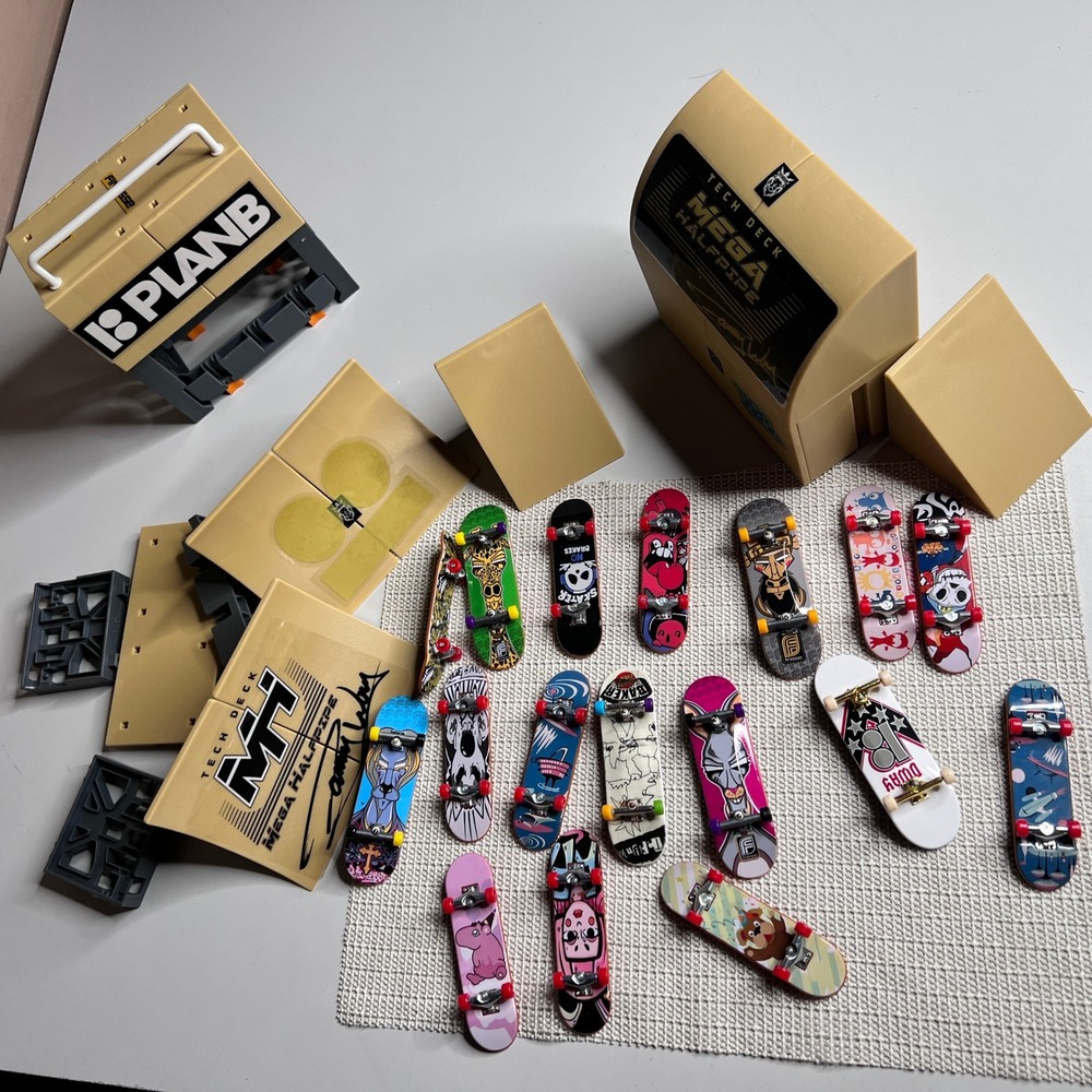 Tech Deck Danny Way Mega Halfpipe Plan B Ramp Set with 15 Fingerboards Lot